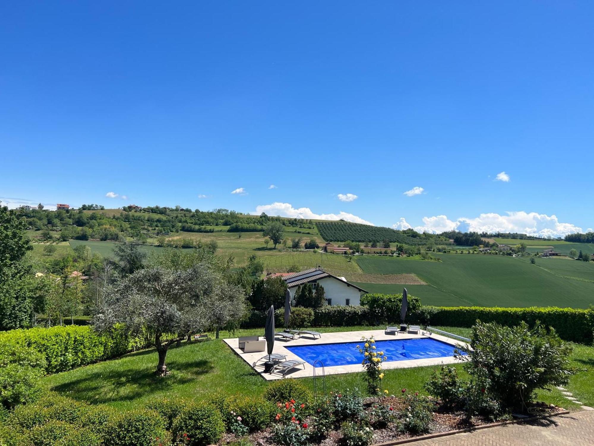 Cascina Il Volo Bed & Breakfast Moncalvo Luaran gambar