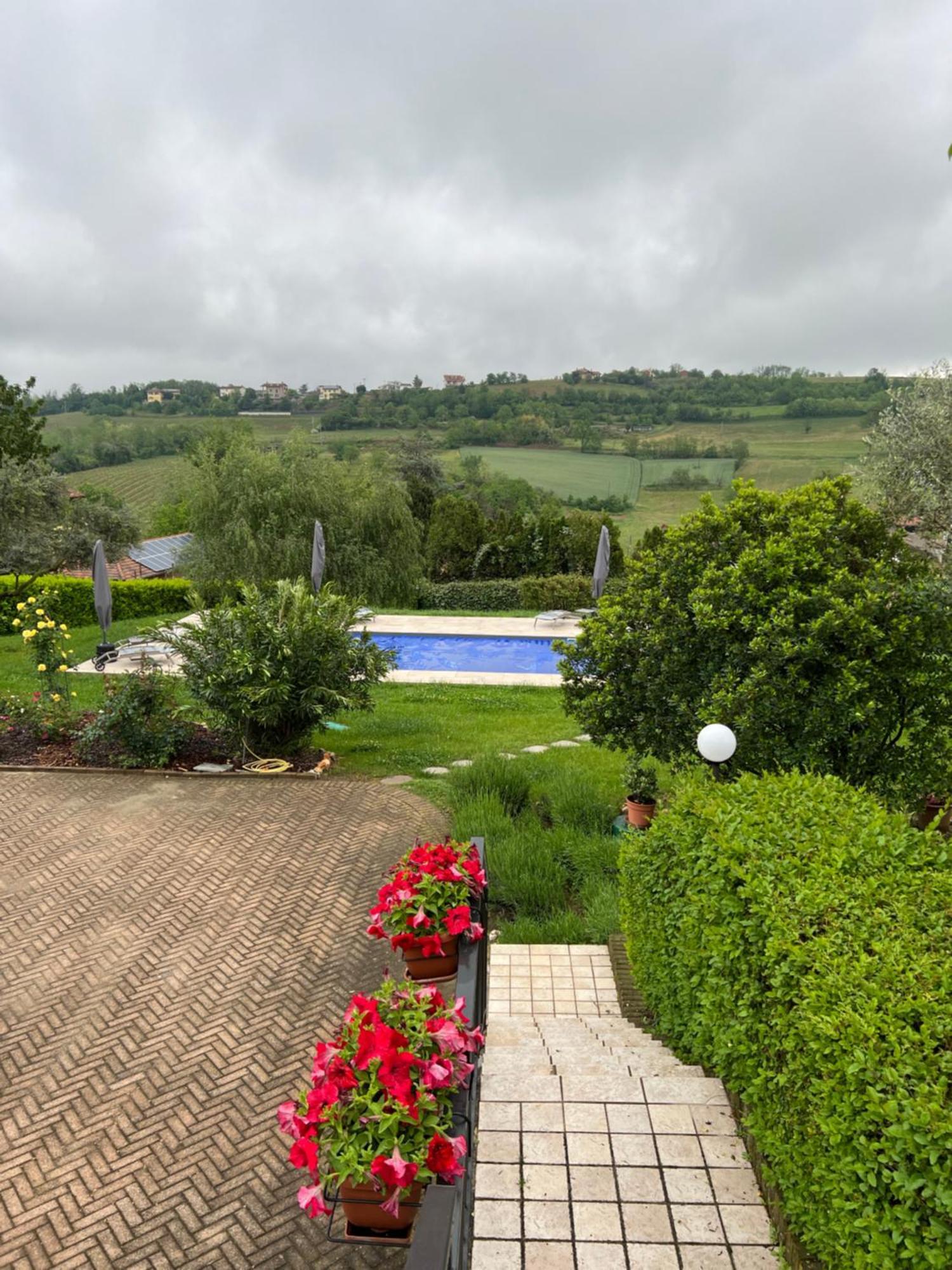 Cascina Il Volo Bed & Breakfast Moncalvo Luaran gambar
